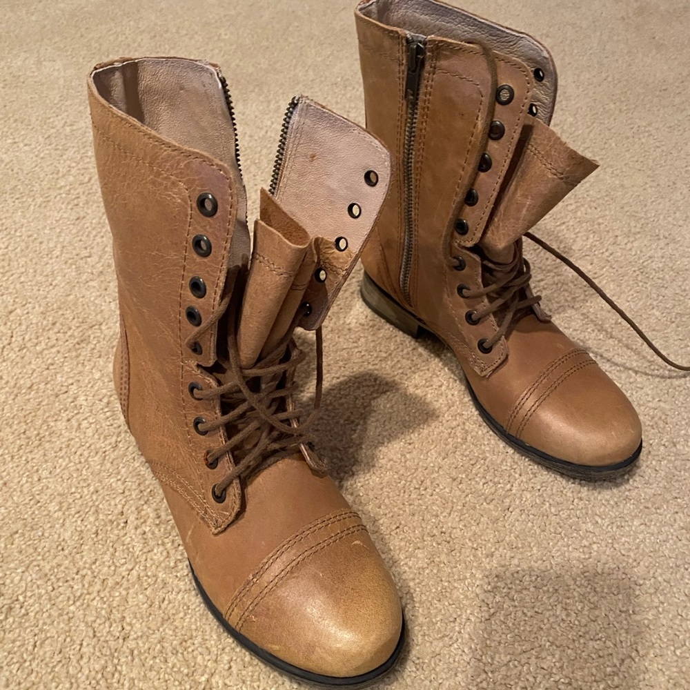 Boots - Picture 3 of 4